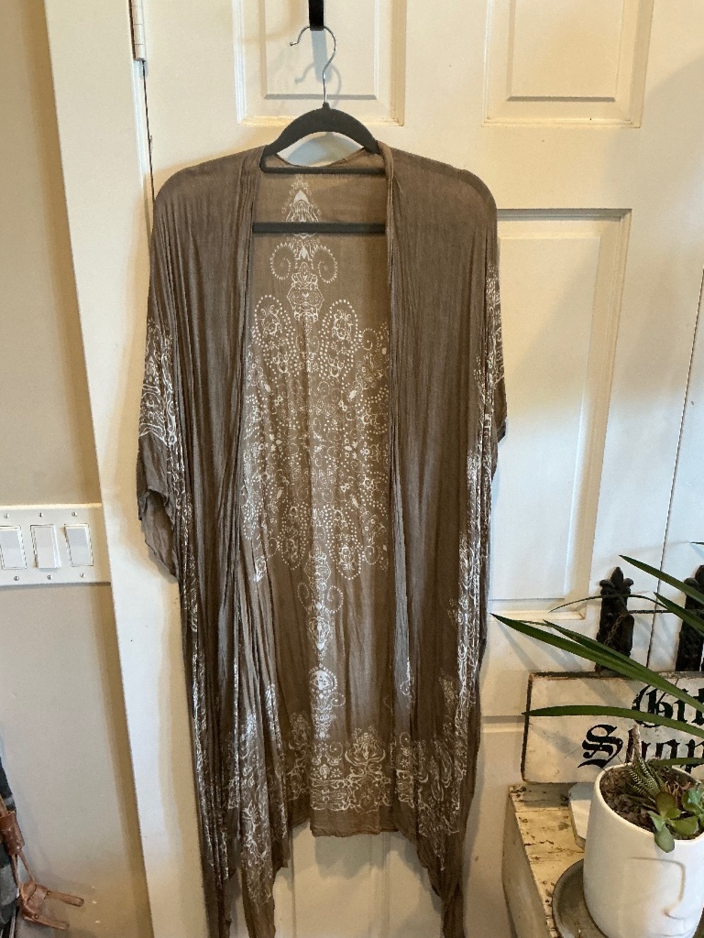 Cute boho style kimono in great condition!  One size fits most